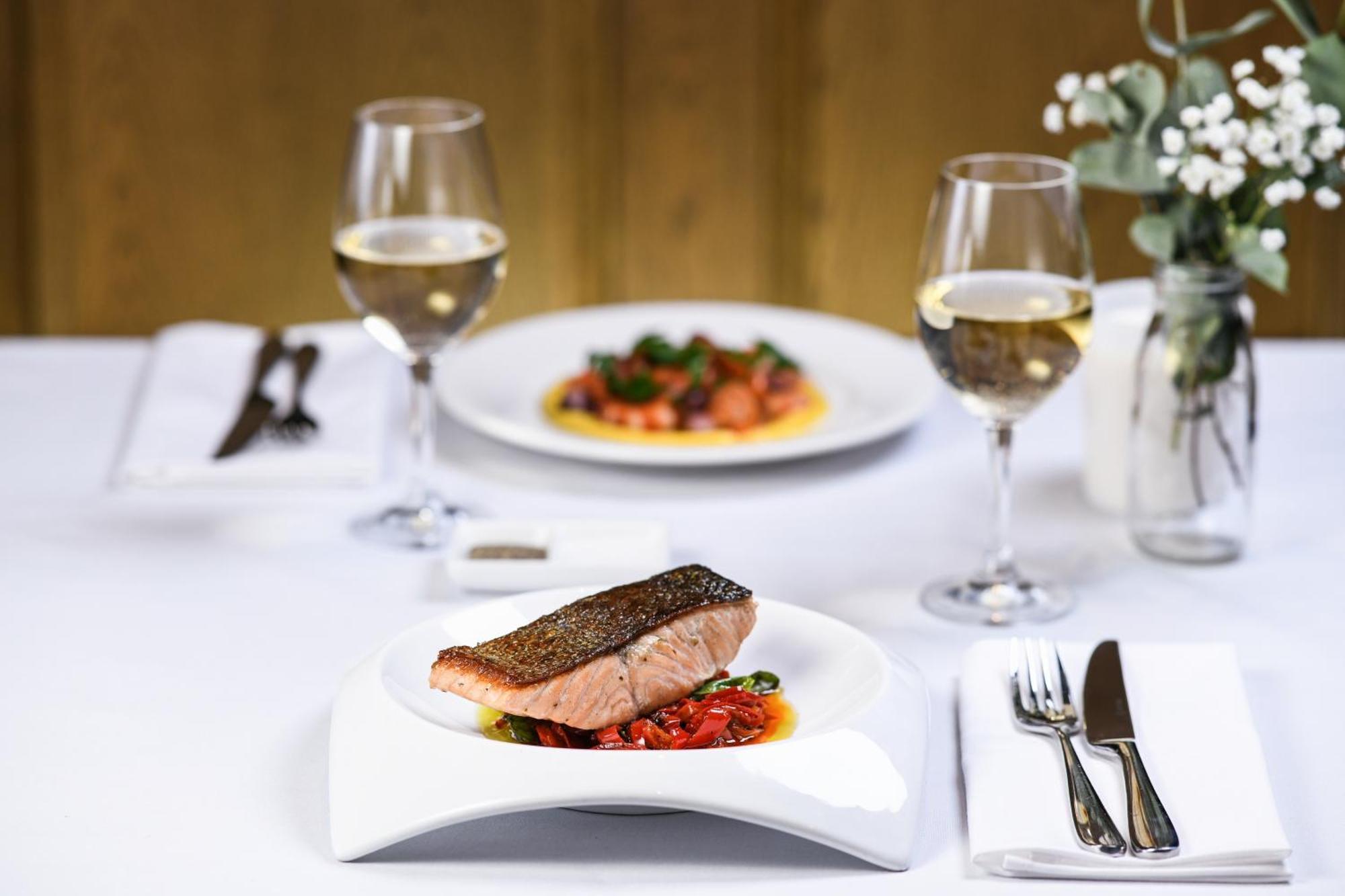 Powerhouse Hotel Tamworth By Rydges מראה חיצוני תמונה A place setting