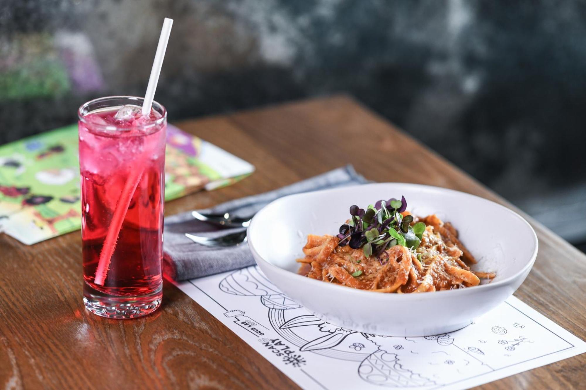 Powerhouse Hotel Tamworth By Rydges מראה חיצוני תמונה A glass of pink lemonade
