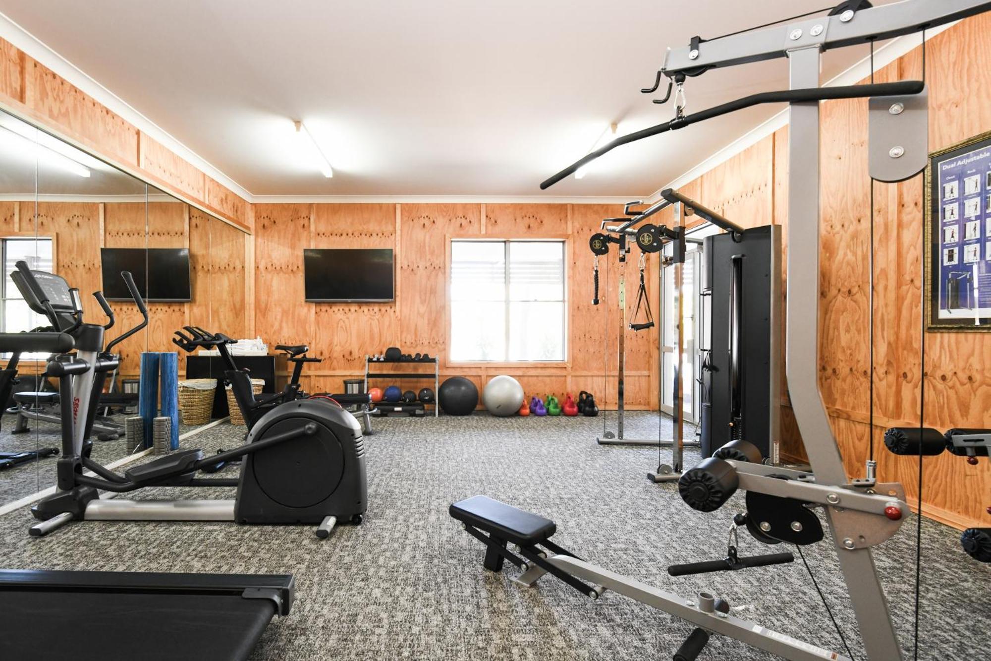 Powerhouse Hotel Tamworth By Rydges מראה חיצוני תמונה The gym at the 2016 Olympic Village
