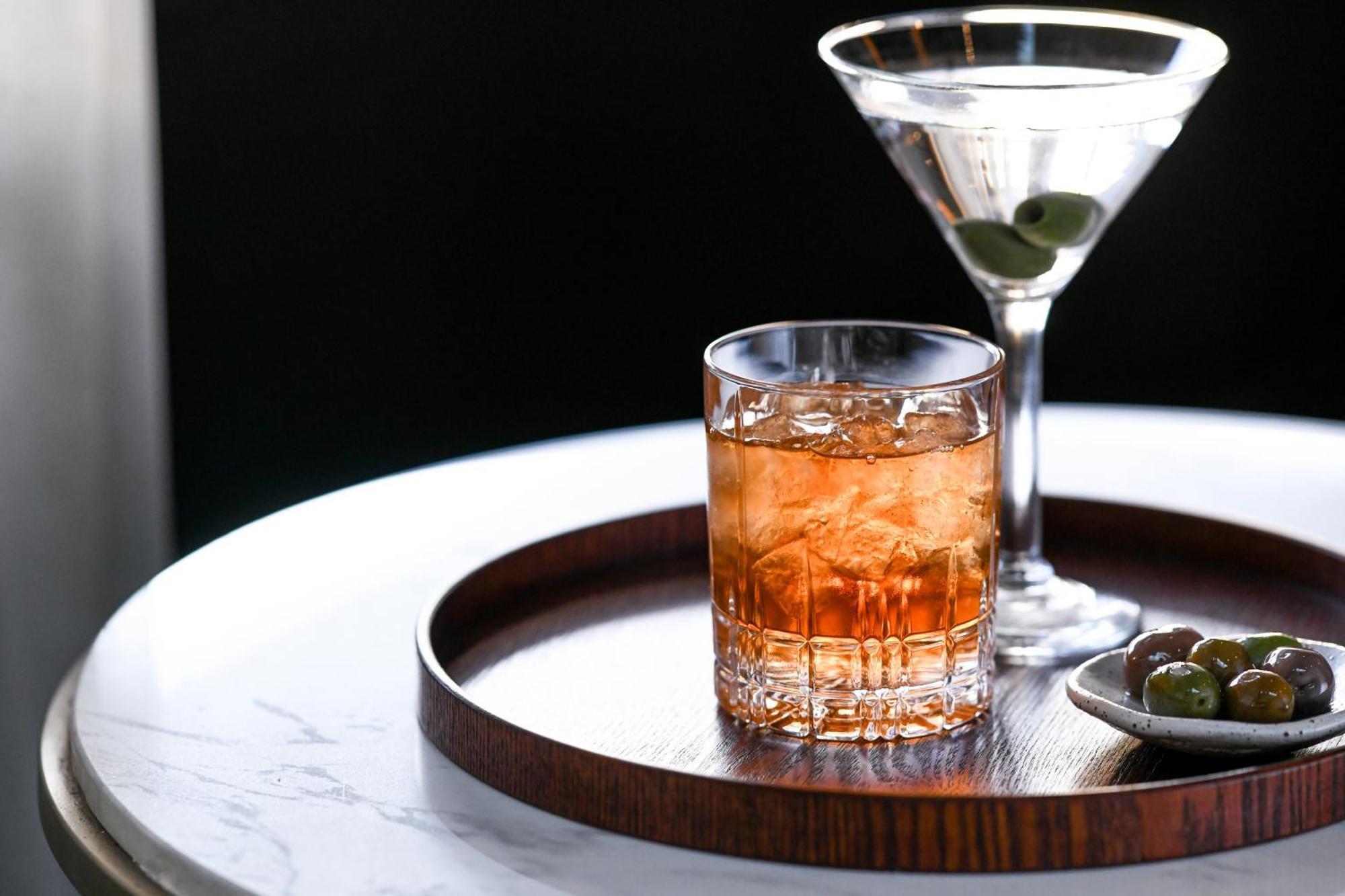 Powerhouse Hotel Tamworth By Rydges מראה חיצוני תמונה A martini and Old Fashioned