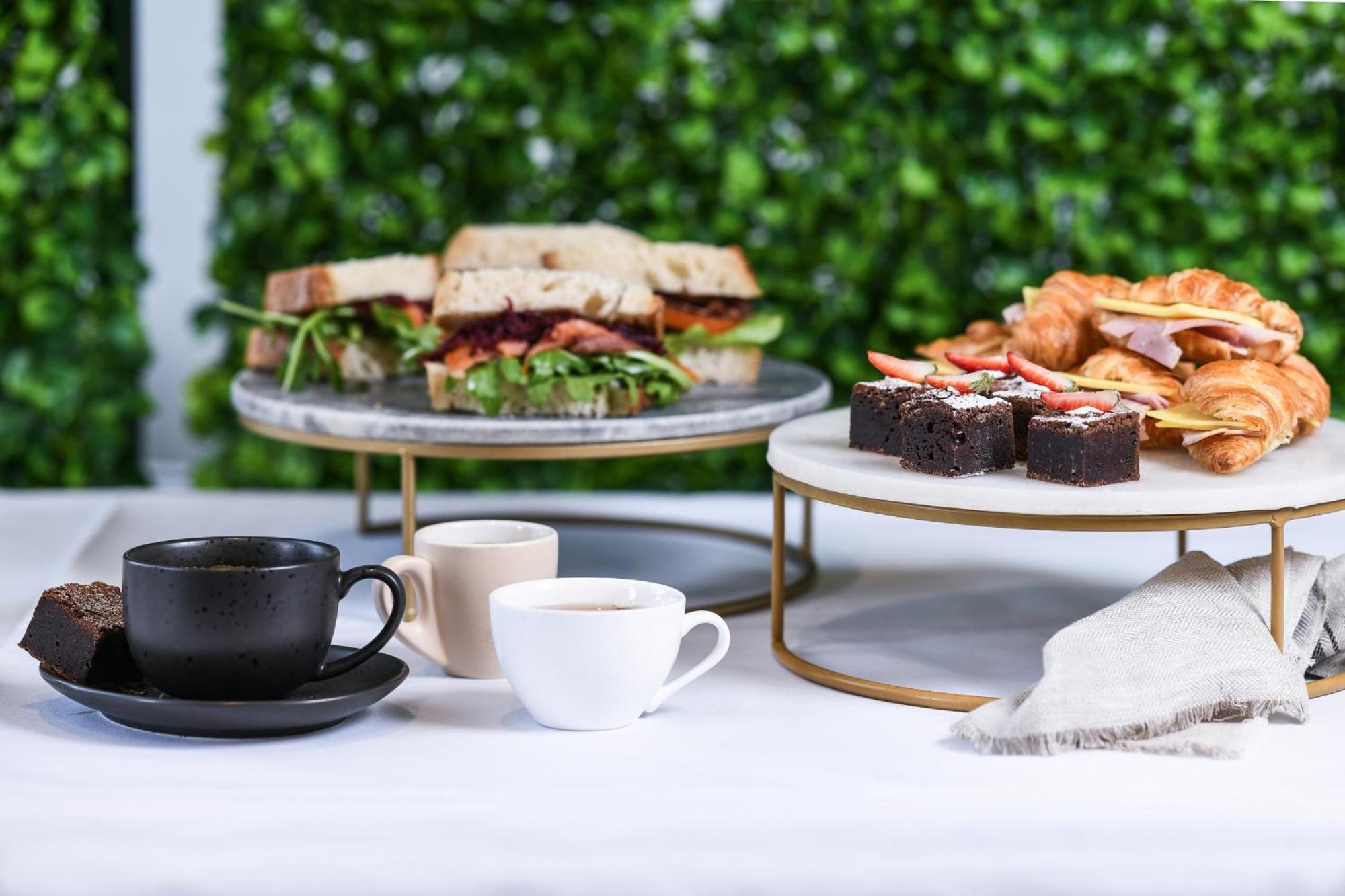 Powerhouse Hotel Tamworth By Rydges מראה חיצוני תמונה A selection of afternoon tea items